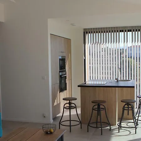 ラ クリナ ニース